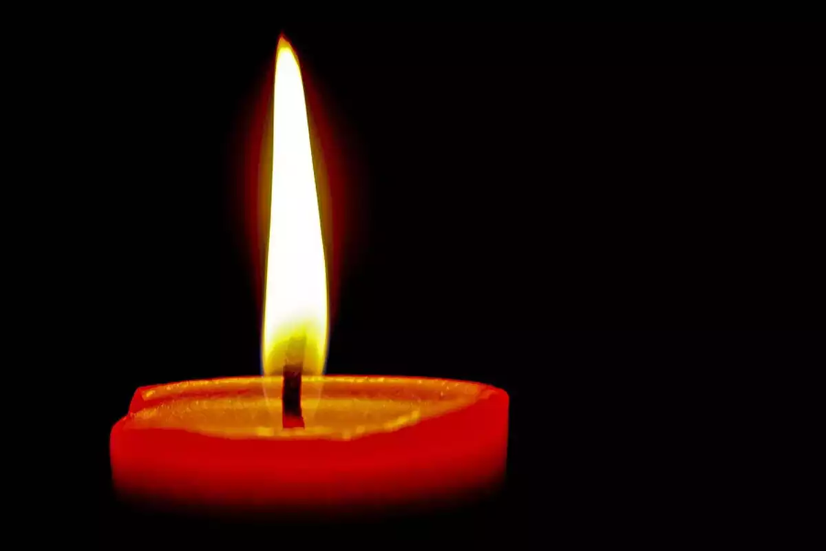 Significado de las velas: sus colores y las formas de su llama y cera cuando se derrite