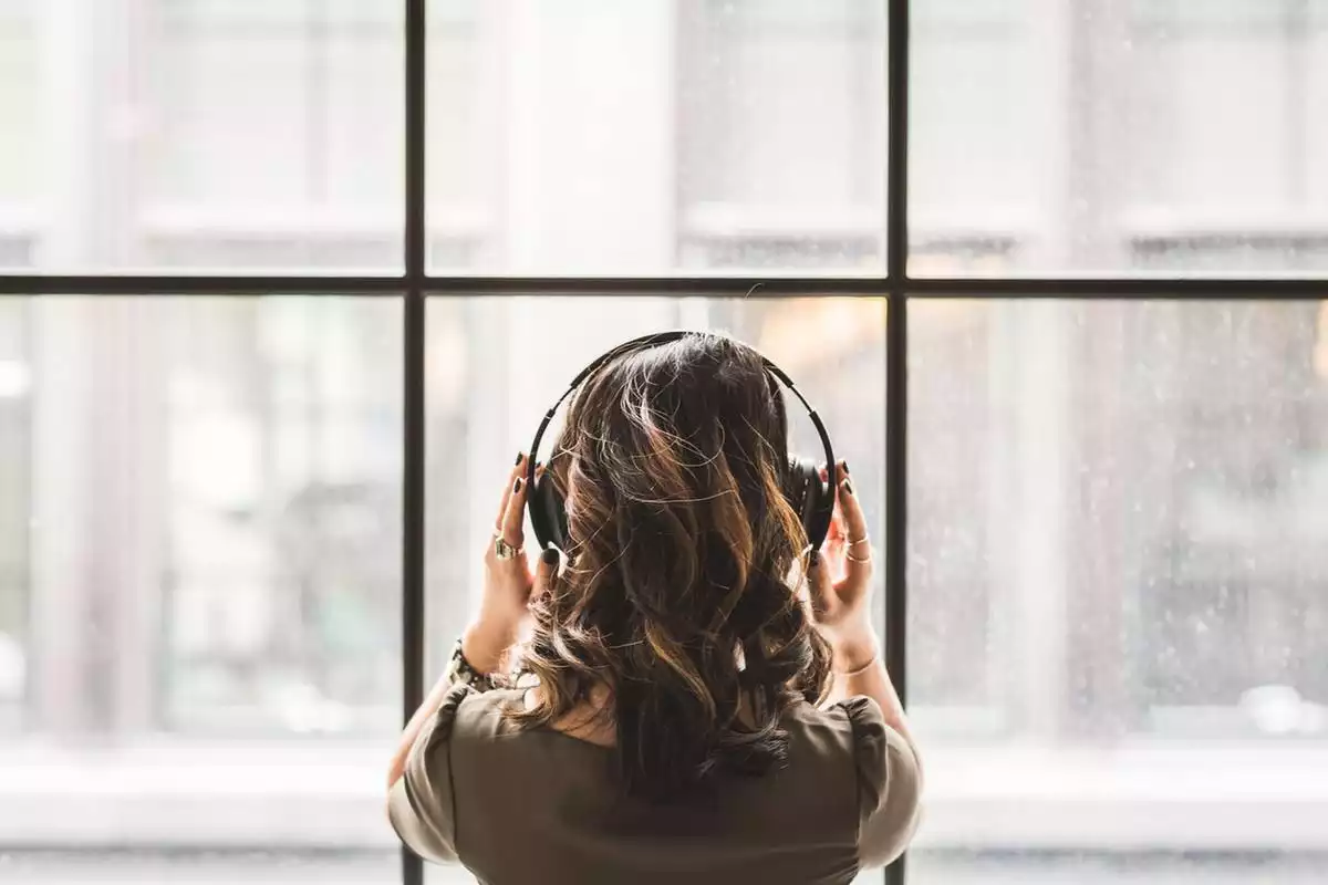 Girl listening music