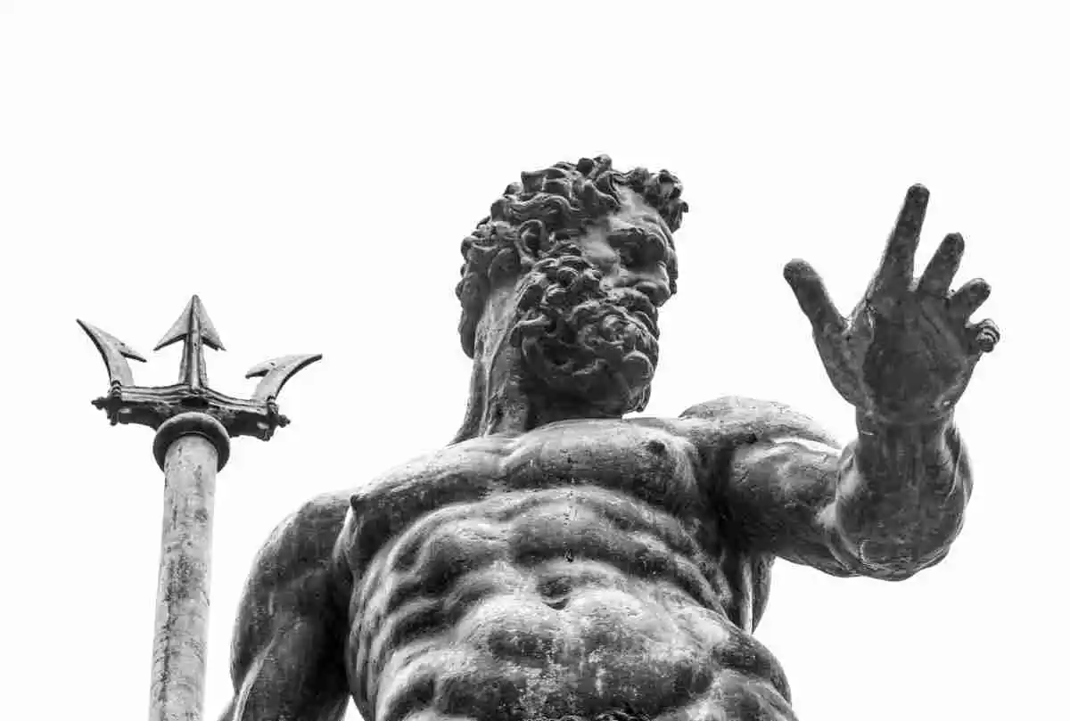 Une statue de Neptune